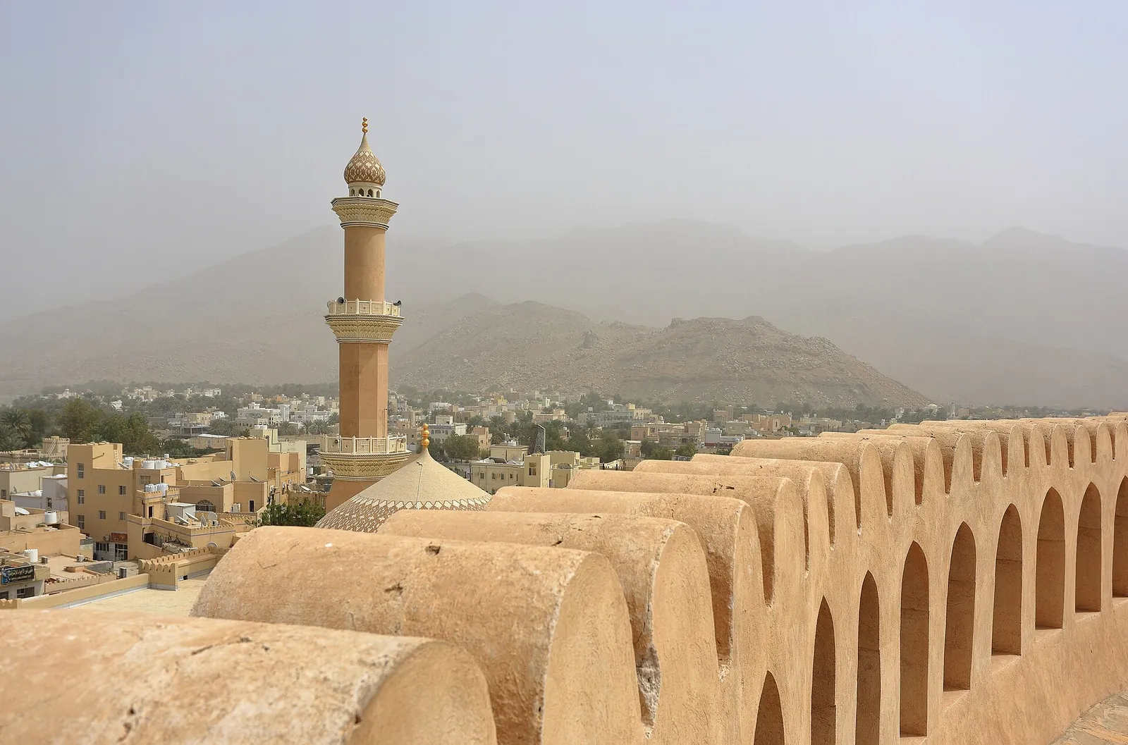 قلعة نزوى والجامع
