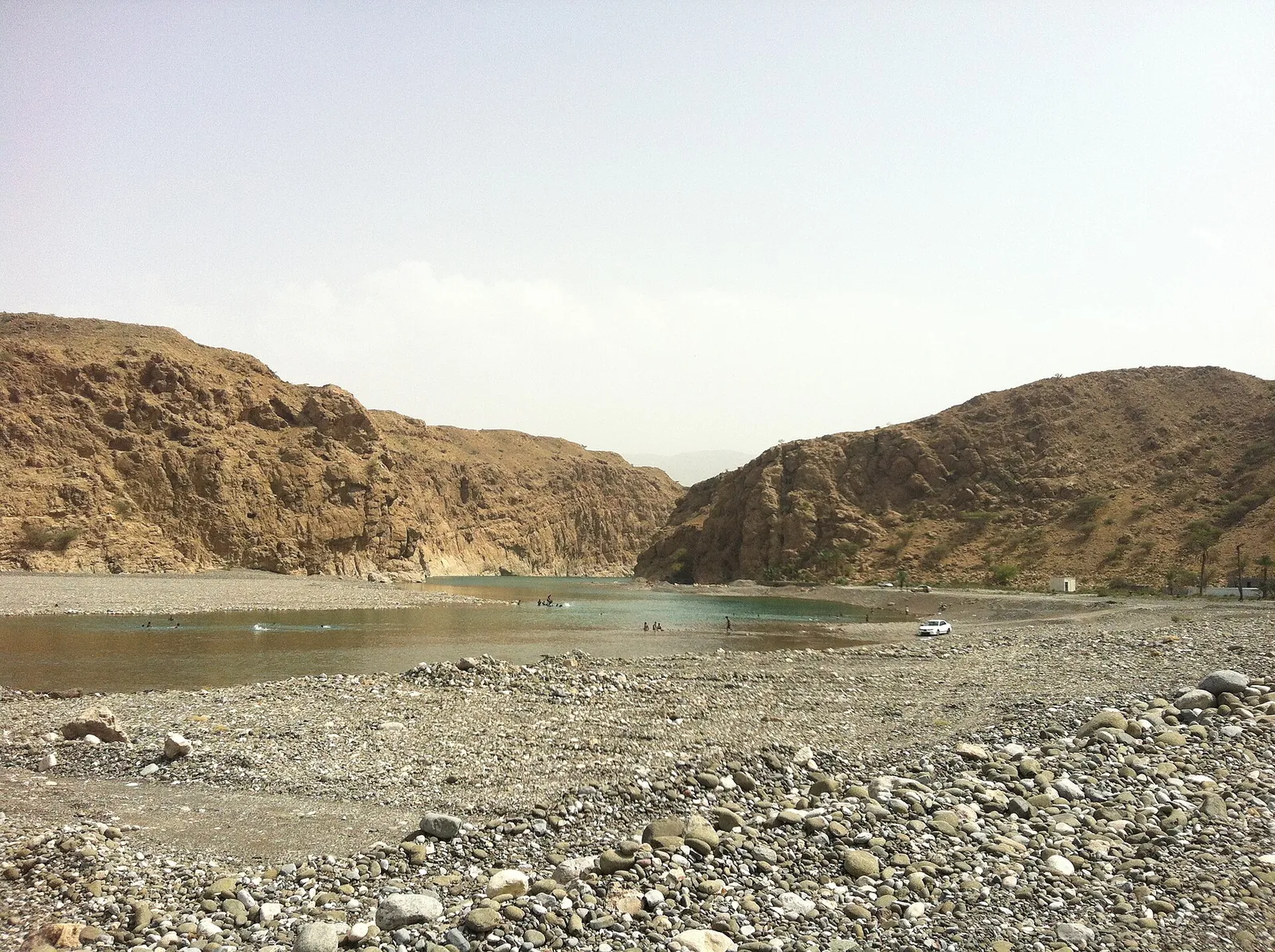 Wadi Bani Khalid: year-round pools in the Sharqiyah mountains