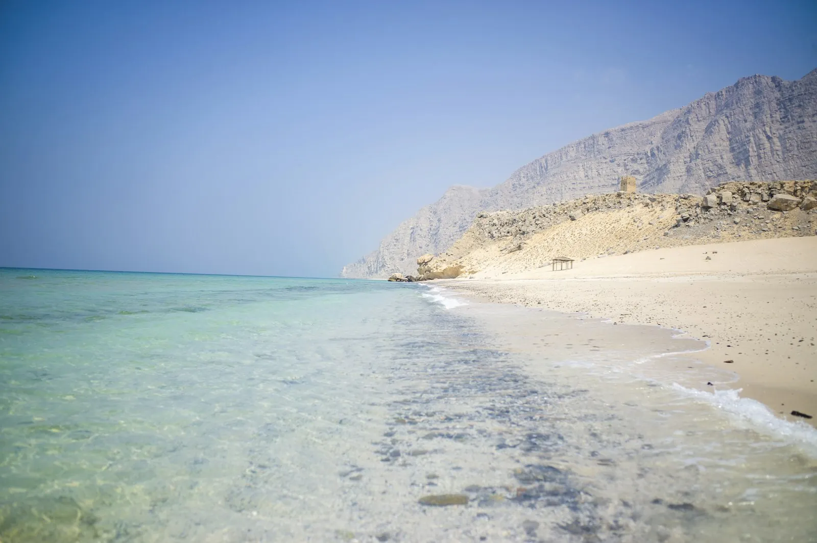 A beach on the Muscat coast (Unsplash)