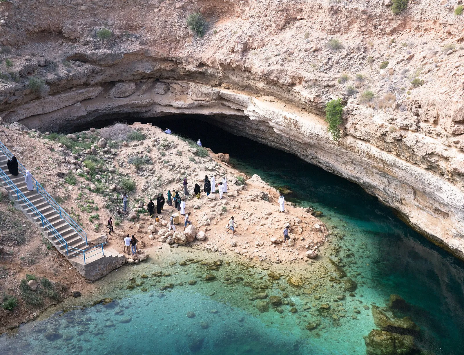 چاهک بمه در نزدیکی (ویکیمدیا)