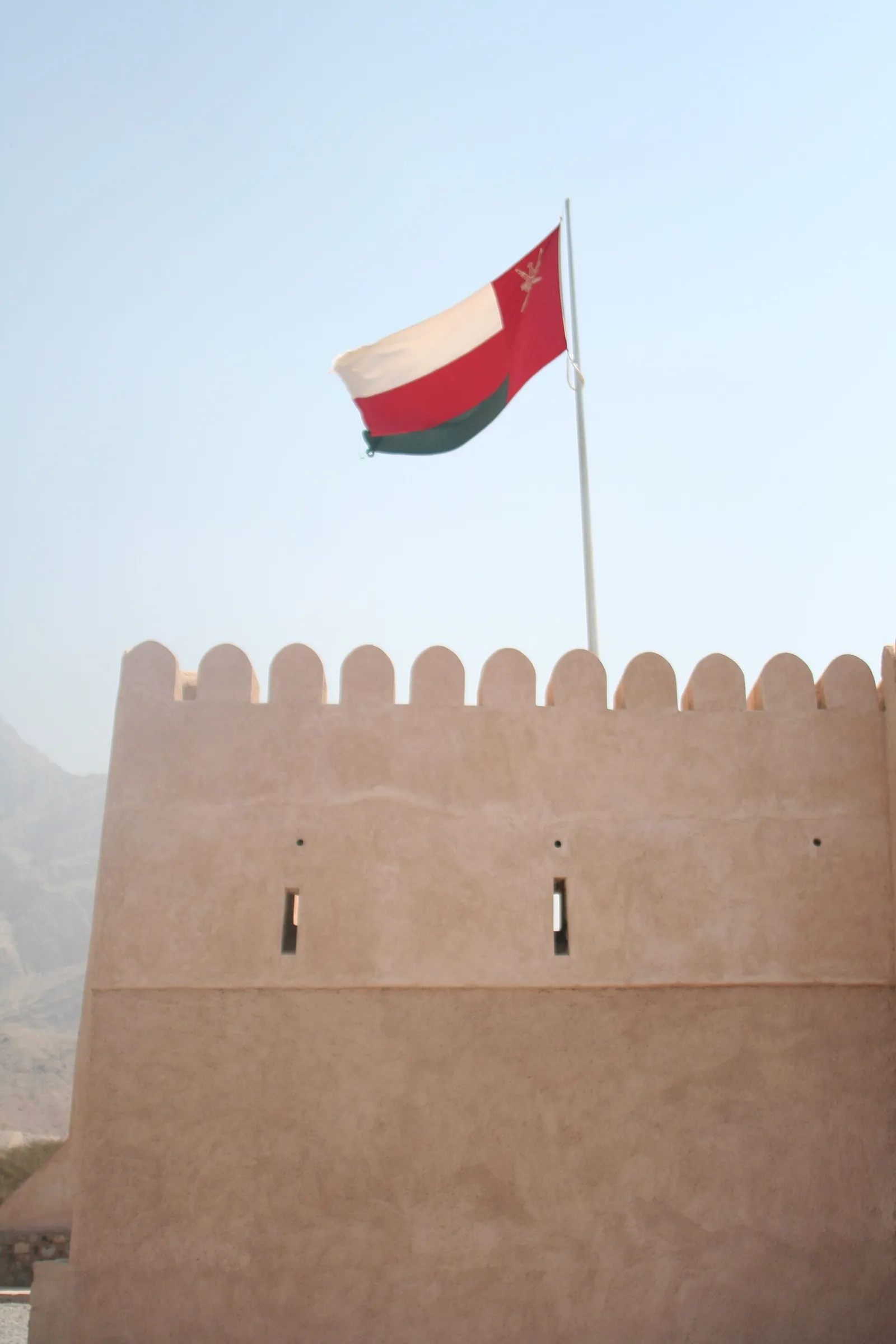 پرچم عمان (ویکی‌مدیا)